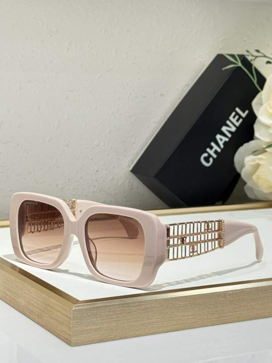 Picture of Chanel Sunglasses _SKUfw79615397fw